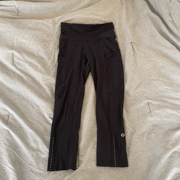 EUC lulu lemon fast and free crop nulux 19” - Picture 2 of 5